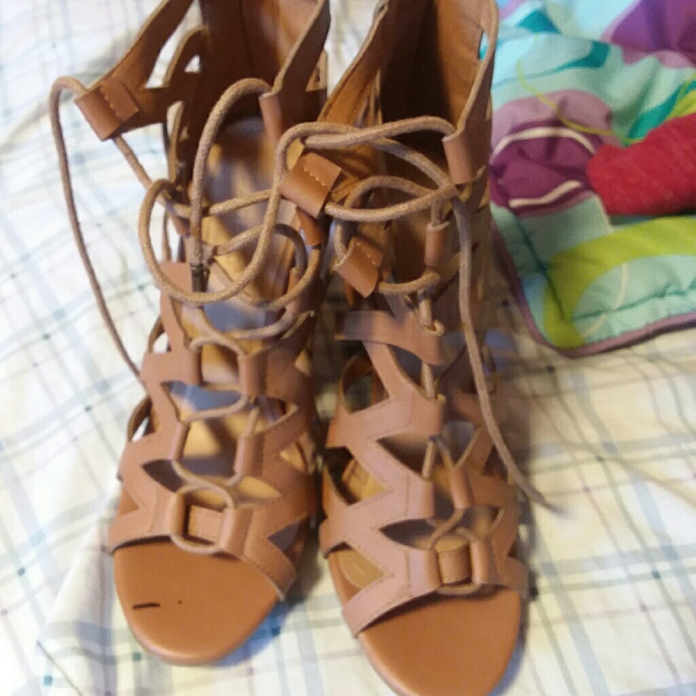 Shoes - Picture 5 of 5